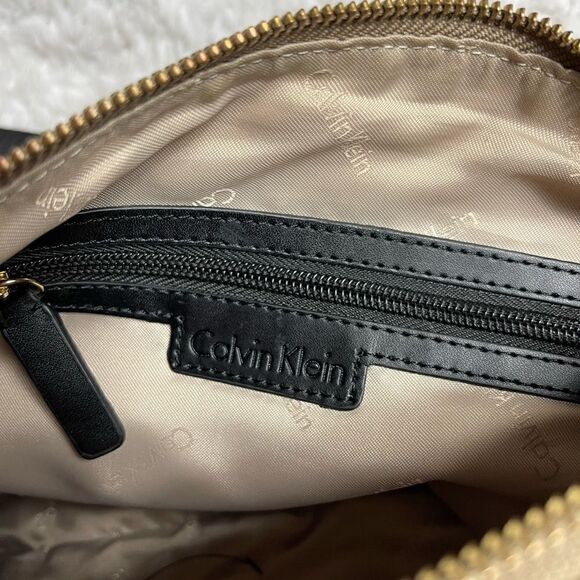Calvin Klein Khaki Nylon Belfast Messenger crossbody bag black logo strap - Picture 9 of 12